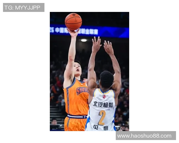 上海男篮迎战火箭队期待精彩对决球迷热情高涨助威现场气氛火爆 上海男篮迎战火箭队期待精彩对决球迷热情高涨助威现场气氛火爆